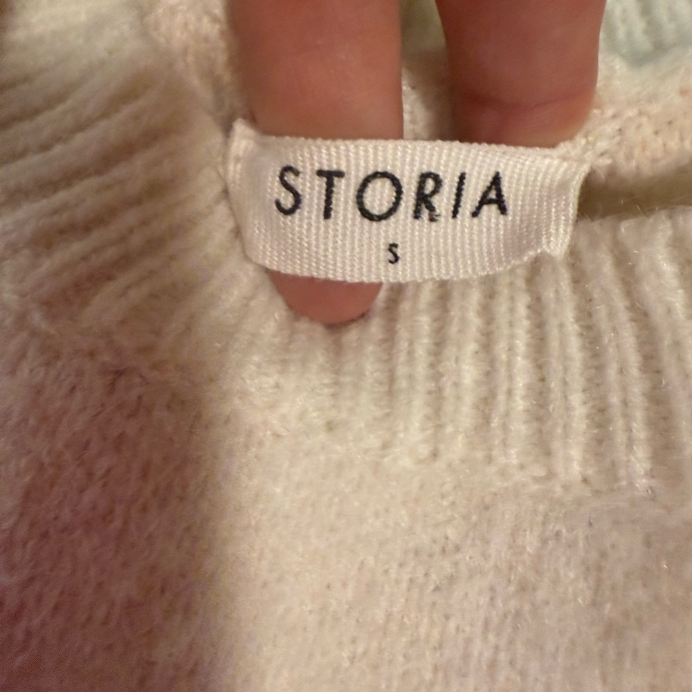 Storia White Crew Neck Sweater with Fuzzy Accents - Picture 4 of 7